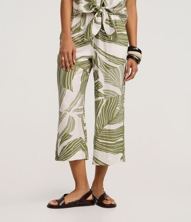 Pantalón Pantacourt en Viscosa con Estampado Follaje 3