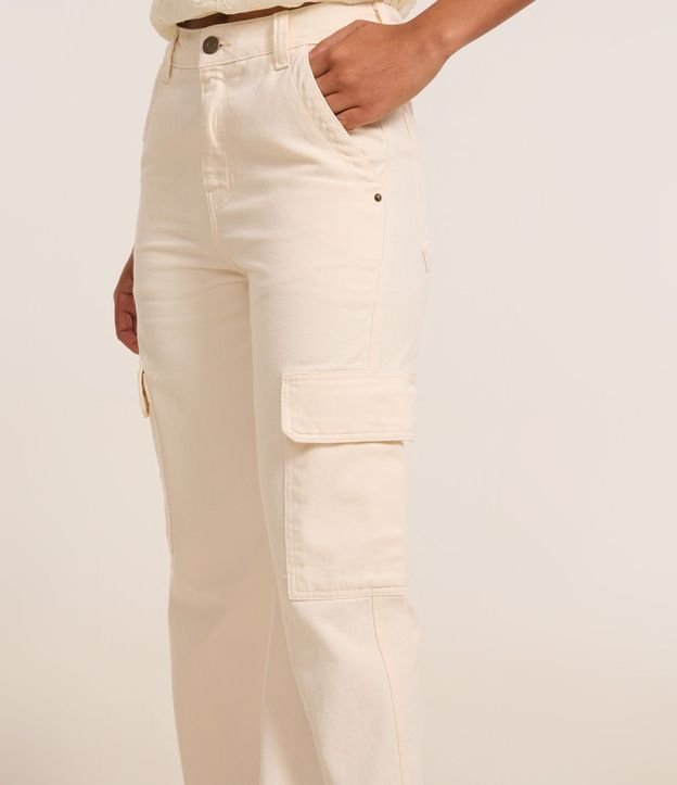 Pantalón Recto Comfort en Sarga con Bolsillos Cargo 6