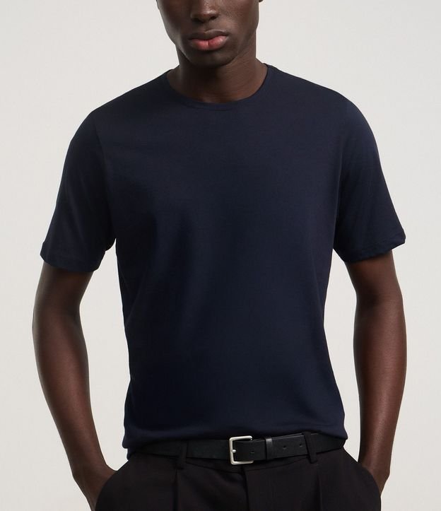 Remera Slim Básica en Algodón Peruano con Cuello Redondo 3