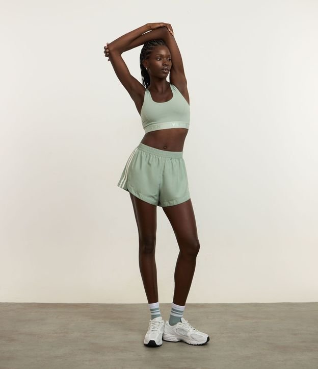 Bermuda Runner Deportiva con Rayas Laterales