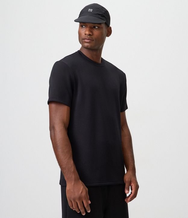 Remera Deportiva en Tecnologia Dry con Lettering