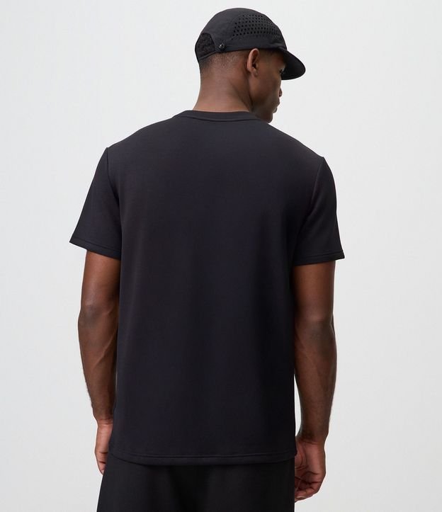 Remera Deportiva en Tecnologia Dry con Lettering 3