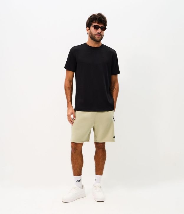 Remera Deportiva en Tecnologia Dry con Lettering 2