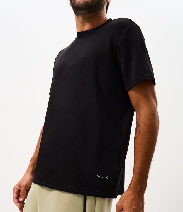Remera Deportiva en Tecnologia Dry con Lettering 3