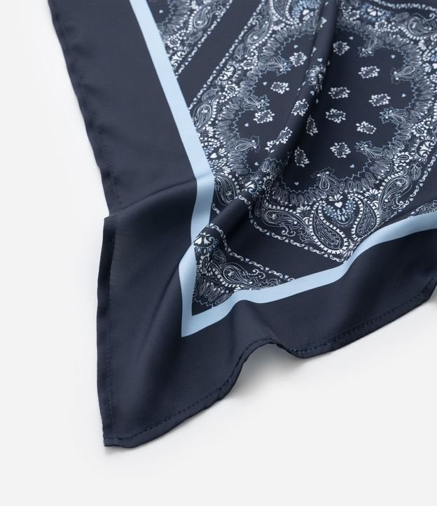 Pañuelo Rectangular en Satén con Estampa Paisley 3