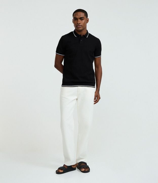 Polo Regular en Media Malla con Textura Rayada y Detalles Contrastantes 2