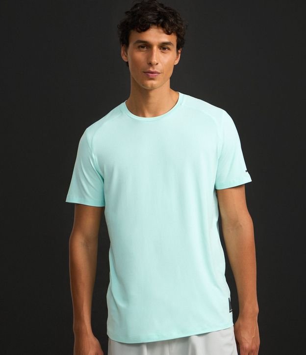Remera Deportiva con Etiqueta en la Barra y Manga Corta 6