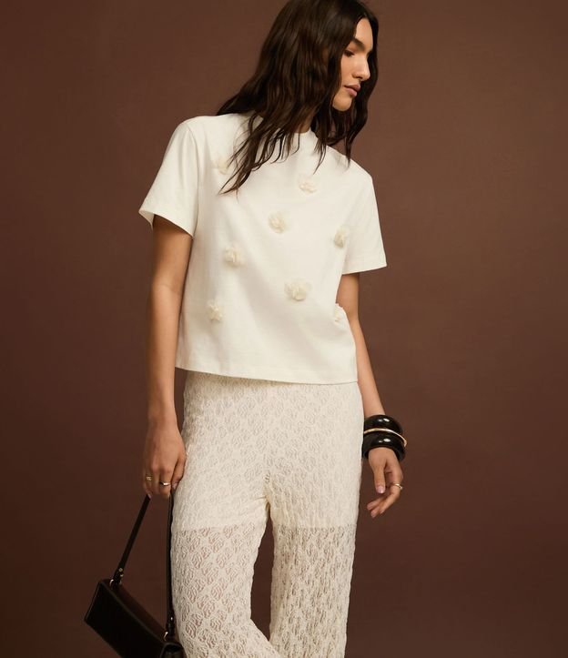Blusa en Algodón con Flores de Organza Aplicadas 7