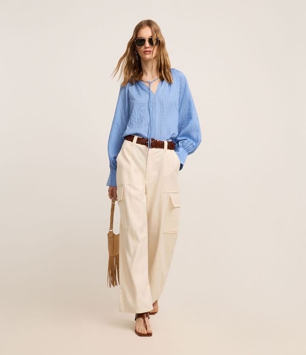 Pantalón Wide Leg en Sarga Sastrería con Bolsillo Cargo 1