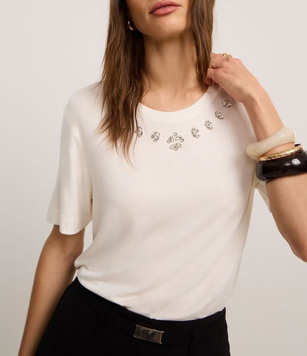 Remera T-shirt en Viscosa con Aplicación de Strass 4