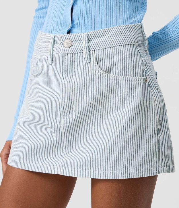 Short Pollera en Sarga con Estampa Rayada 3