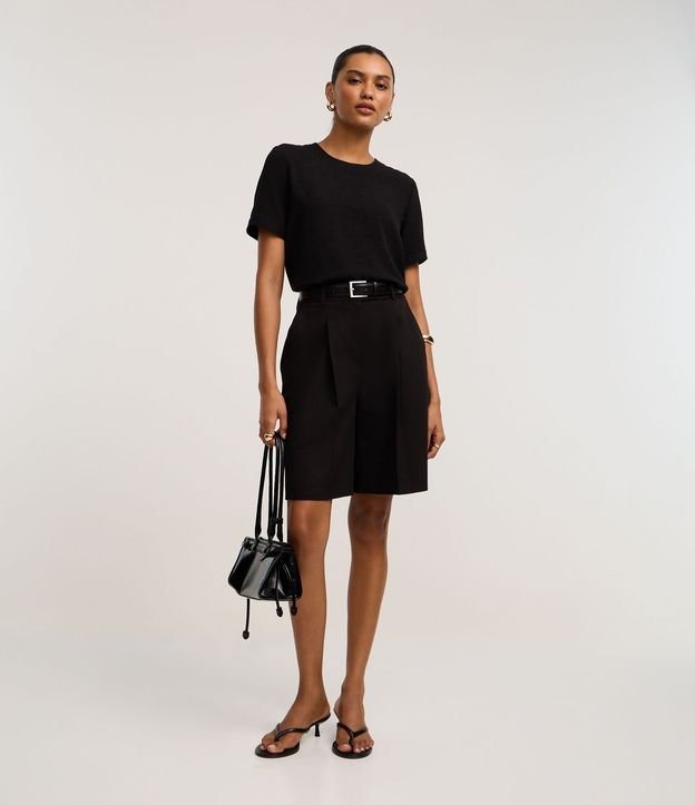 Blusa con Aberturas y Detalles de Pespuntes 2