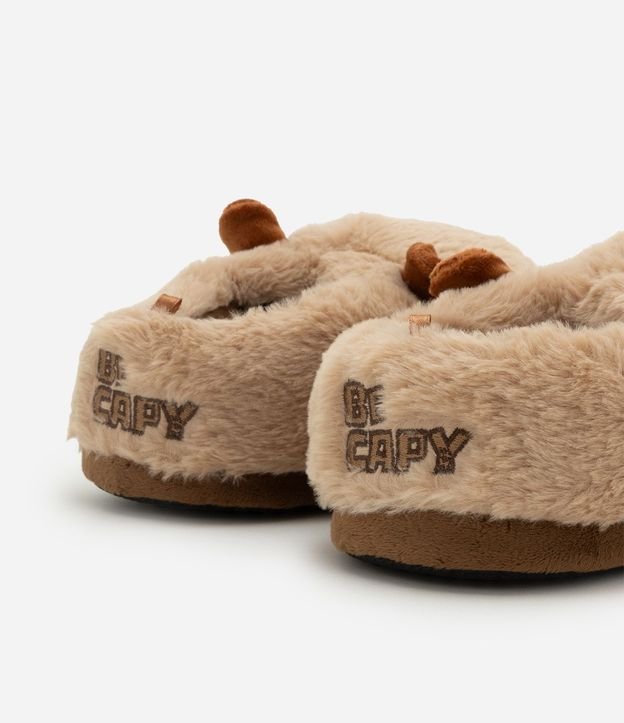 Pantufla Infantil en Fleece con Aplicación de Carpincho – Talle 30 a 36 5