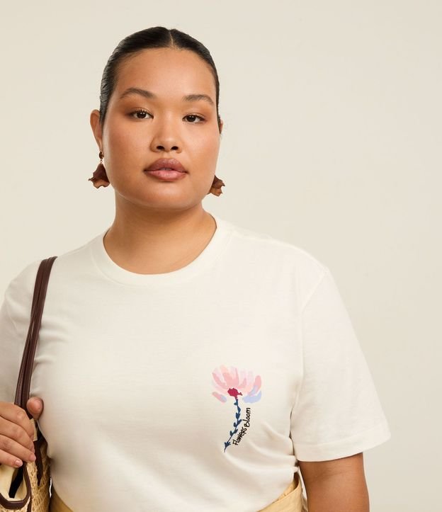 Remera Alargada con Estampa Flowers Bloom Curve & Plus Size 4