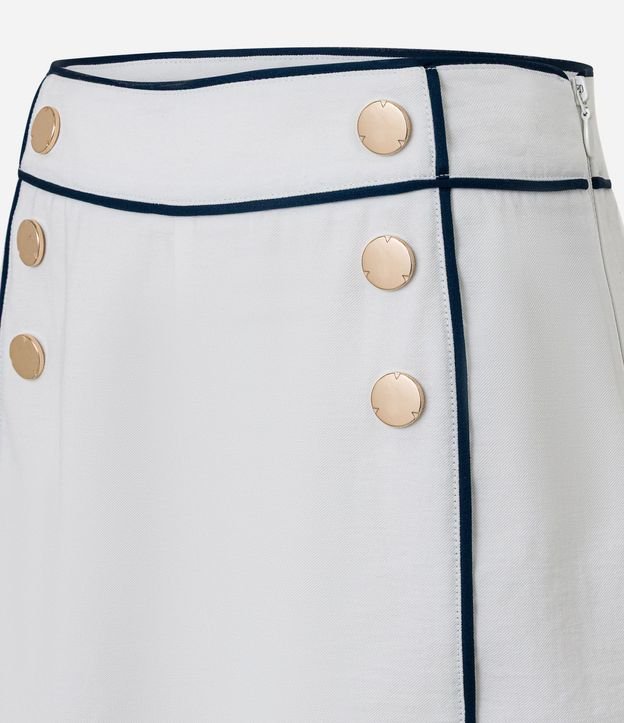 Short Sastre en Crepé con Botones Metalizados y Bies Contrastante 6