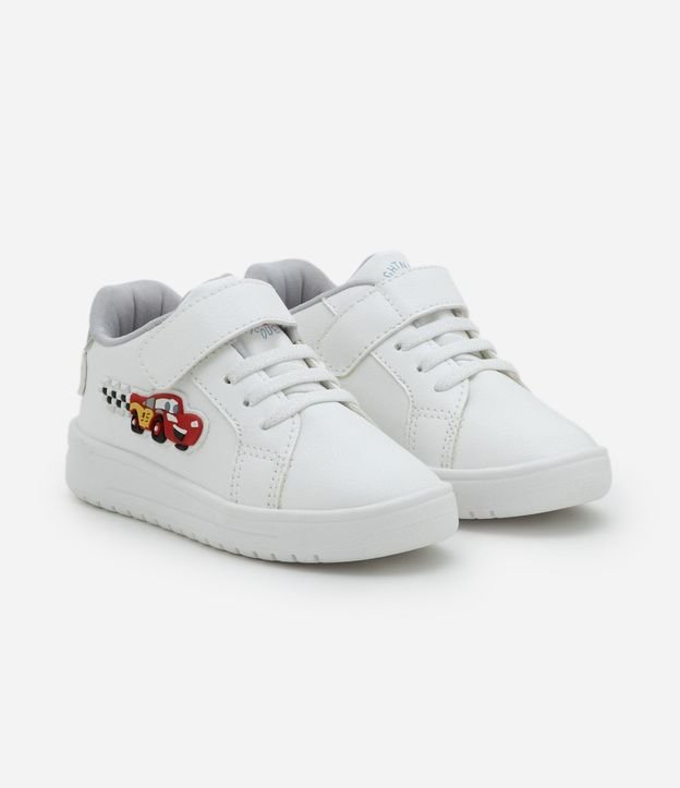Tenis Infantil en PU con Patch Coches - Talle 20 a 27