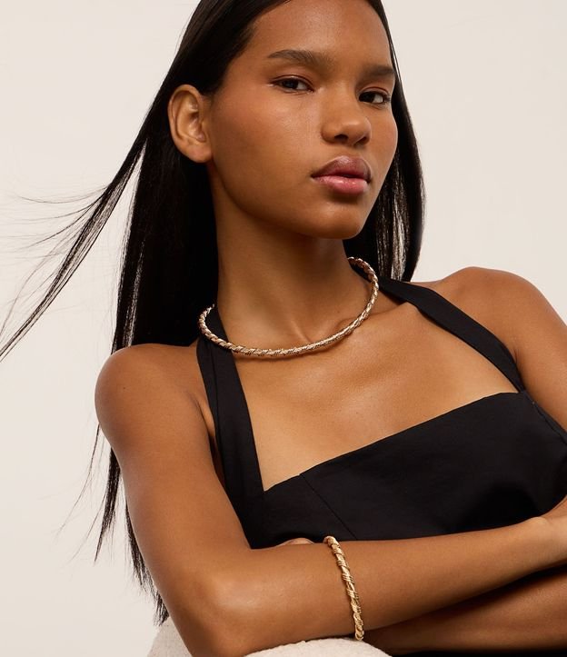Conjunto Collar Gargantilla y Pulsera Rígidos con Detalles Torcidos