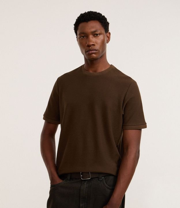 Remera Texturizada con Algodón y Cuello Redondo 1