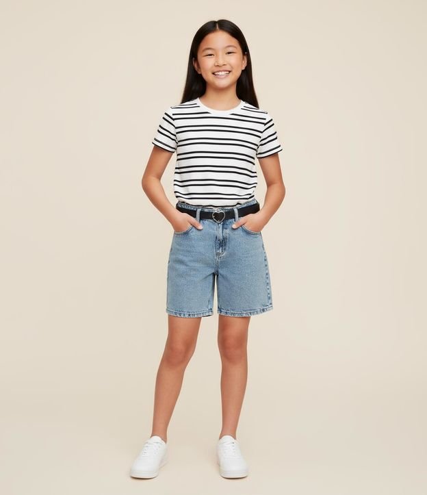 Bermuda Infantil en Jeans con Cinturón de Corazón - Tam  5 a 14 años