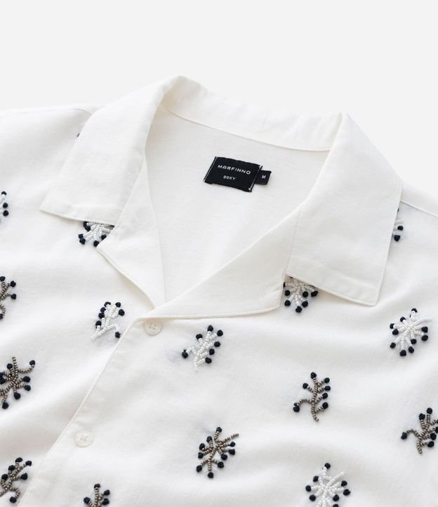 Camisa Boxy en Viscosa Texturizado con Bordado Geométrico 10