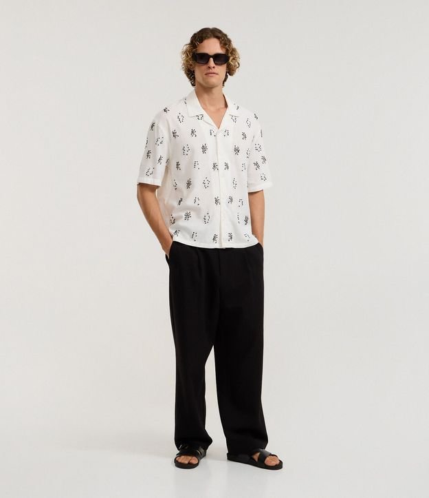Camisa Boxy en Viscosa Texturizado con Bordado Geométrico 2