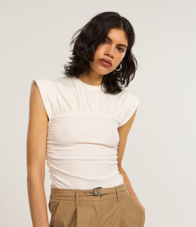 Blusa con Recorte y Textura