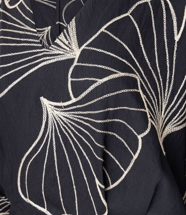 Blusa en Viscosa Twill con Bordado Follaje y Manga 7/8 11