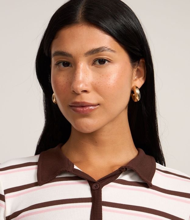 Blusa Polo en Rib con Abotonado Delantero y Rayas Contrastantes 2