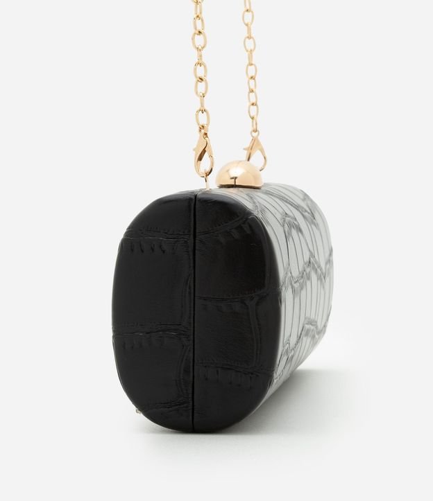 Cartera Baguette en PU con Textura Crocco y Correa de Cadena 3
