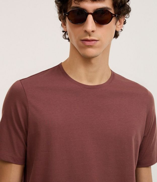 Remera Slim Básica en Algodón Peruano con Cuello Redondo 3