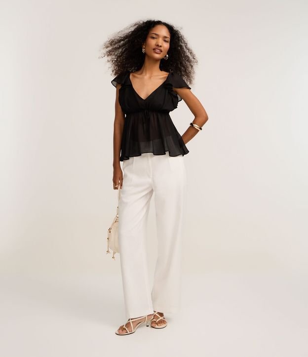Blusa en Chiffon con Escote V y Volado en el Hombro 2
