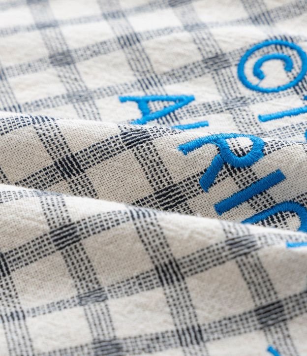 Camisa Boxy  em Tricolina de Cuadros Texturizada con Bordado en la Espalda 10