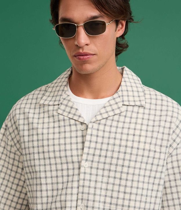 Camisa Boxy  em Tricolina de Cuadros Texturizada con Bordado en la Espalda 4