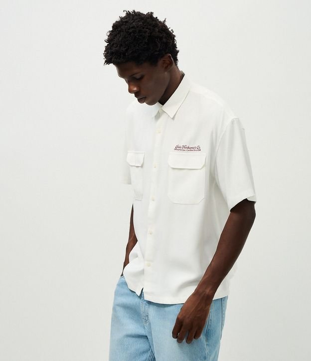 Camisa Oversized Texturizado con Lettering Bordado en el Pecho 3