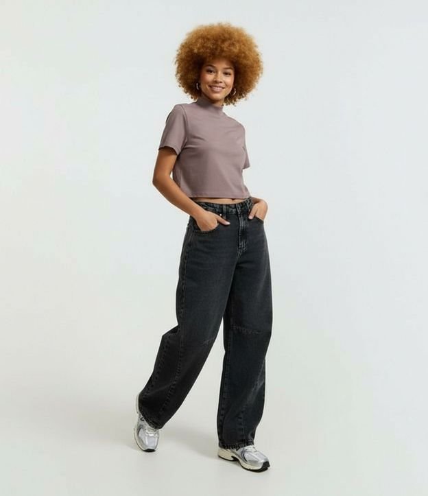 Blusa T-Shirt Cropped en Algodón con Cuello Alto 6