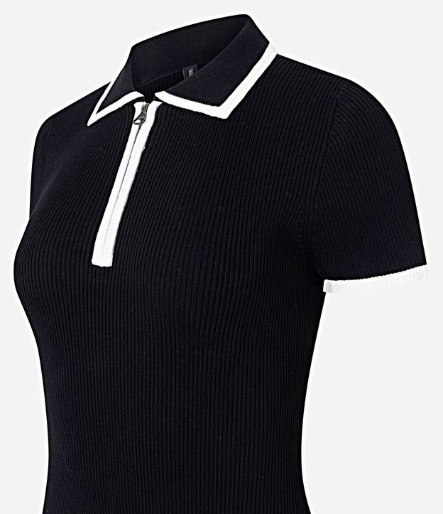 Vestido Corto en Punto con Cuello Polo y Biés Contrastantes 6