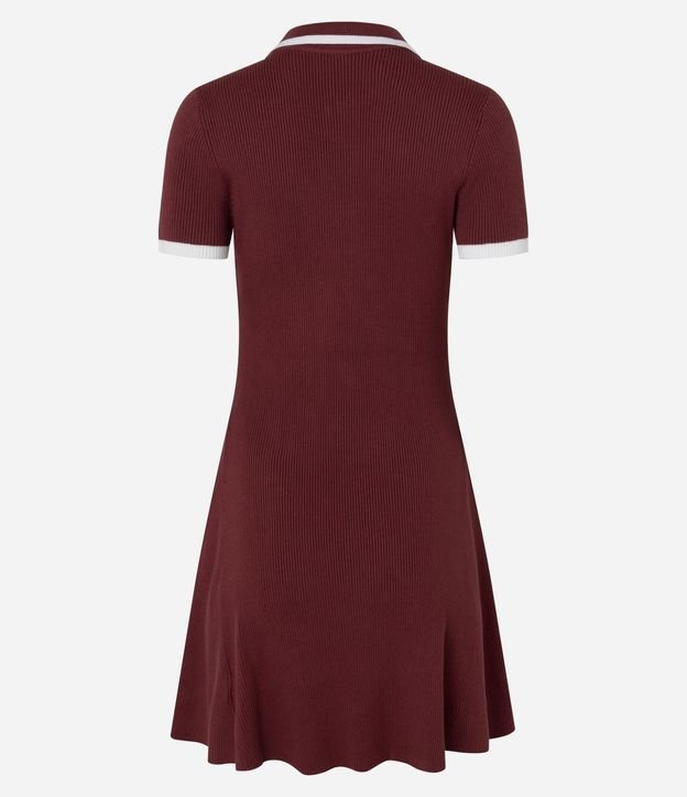 Vestido Corto en Punto con Cuello Polo y Biés Contrastantes 7
