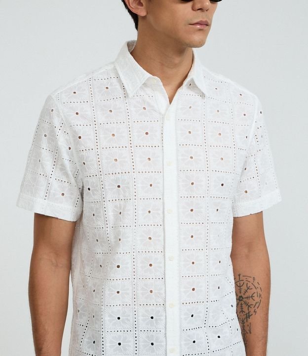 Camisa Regular en Algodón con Bordado de Flores 3
