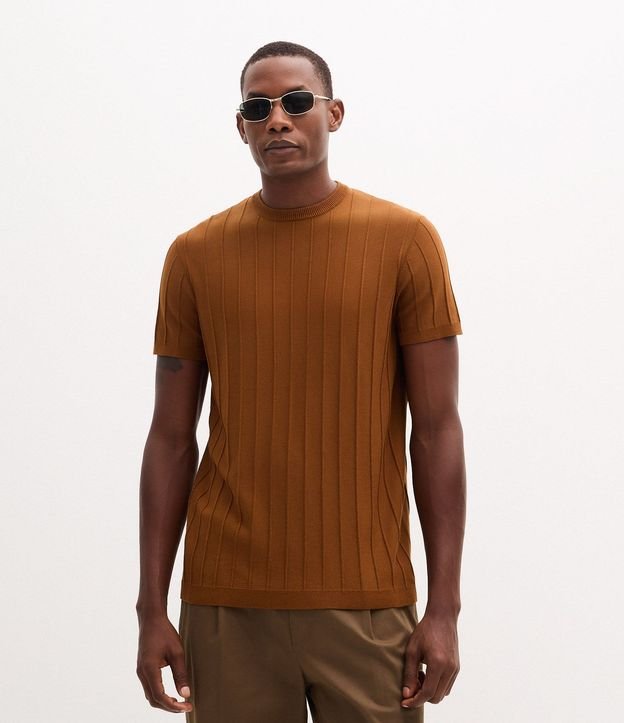 Remera Slim en Viscosa con Textura de Rayas y Manga Corta