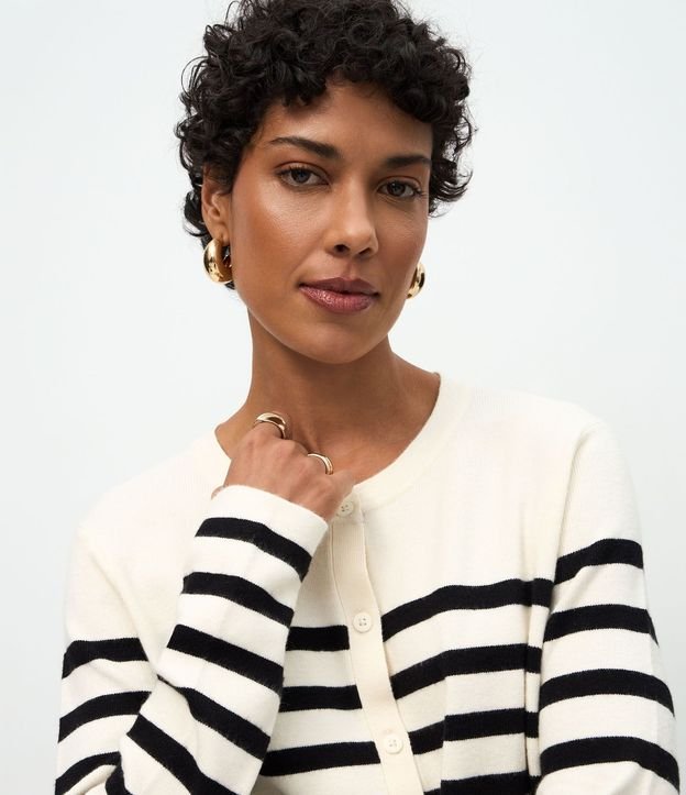 Cardigan Corto en Punto con Estampa Rayada 3