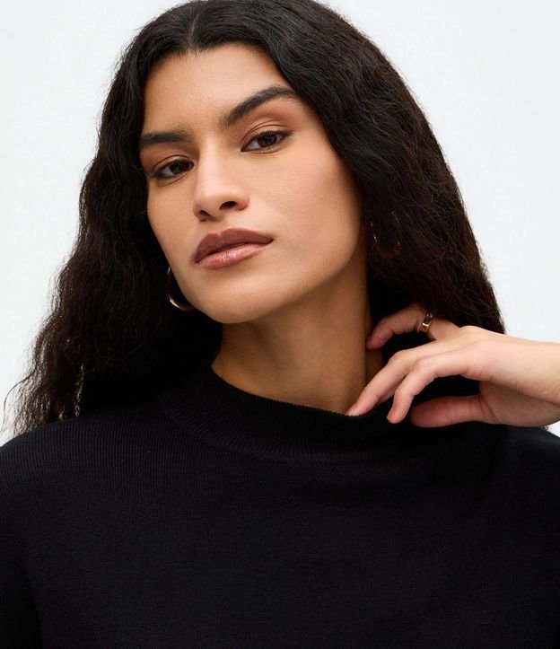 Blusa en Punto con Sisa Deslocada y Manga Amplia 3
