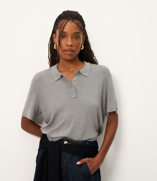 Blusa en Viscosa con Manga Corta y Cuello Polo 3
