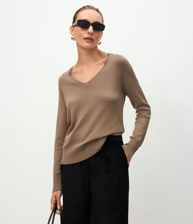 Blusa Básica en Punto Leve con Escote V 1