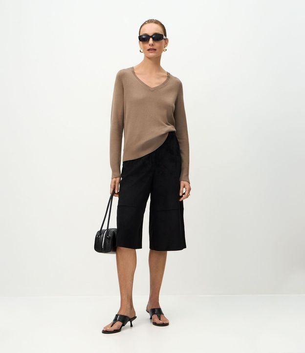 Blusa Básica en Punto Leve con Escote V 2
