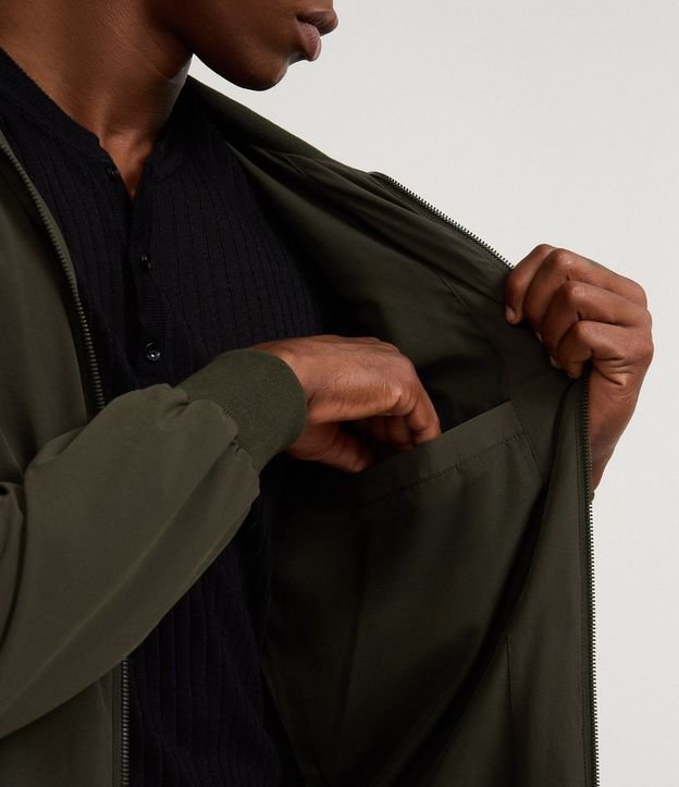 Campera Bomber con Cuello Alto 3