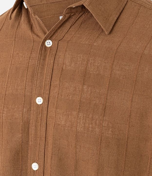 Camisa Regular en Lino con Textura Grid y Manga Larga 10