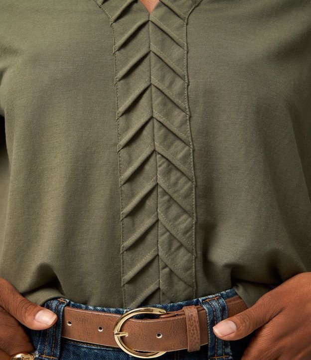 Blusa Slim en Piquet con Escote V y Detalle Texturizado 5