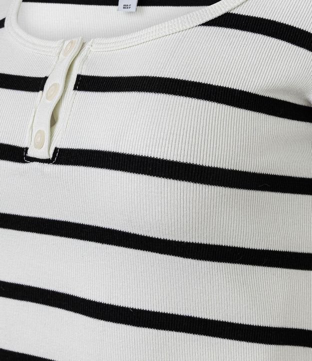 Blusa en Rib con Escote Cuadrado y Estampa de Rayas 10
