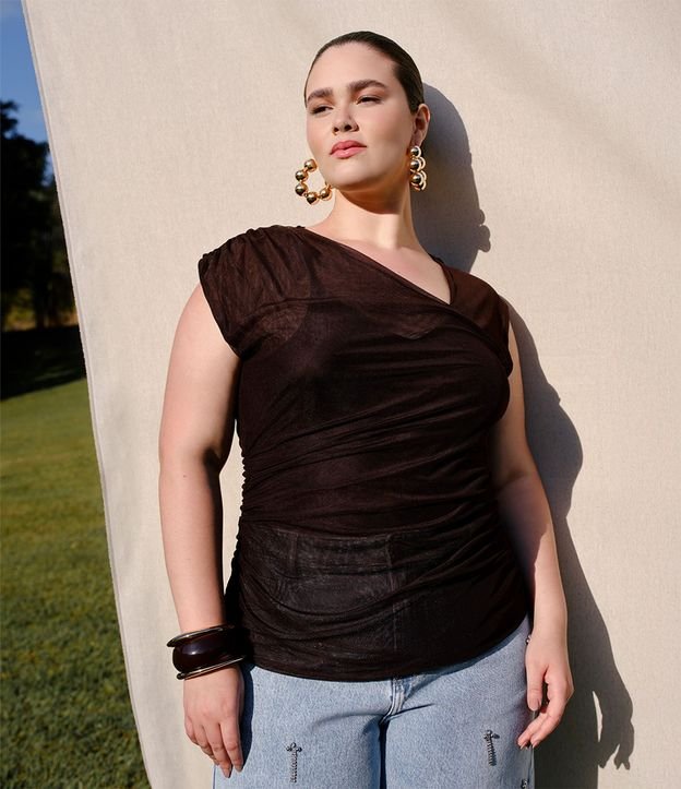 Blusa en Tule con Escote Asimétrico Curve & Plus Size