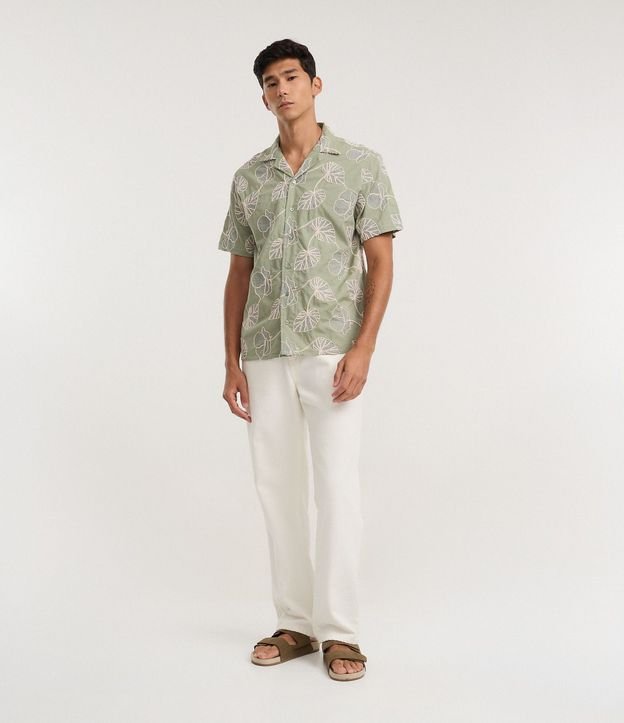 Camisa Comfort en Algodón con Bordado en Hojas 2